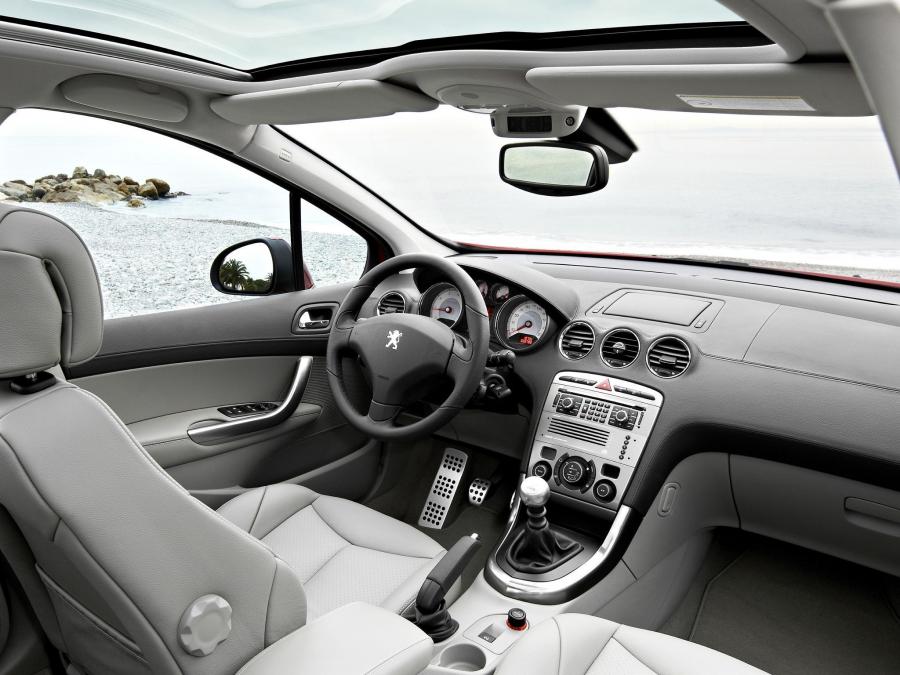  Peugeot 308 GT THP 175 5-Door 2009 года  (фото 4 из 11)
